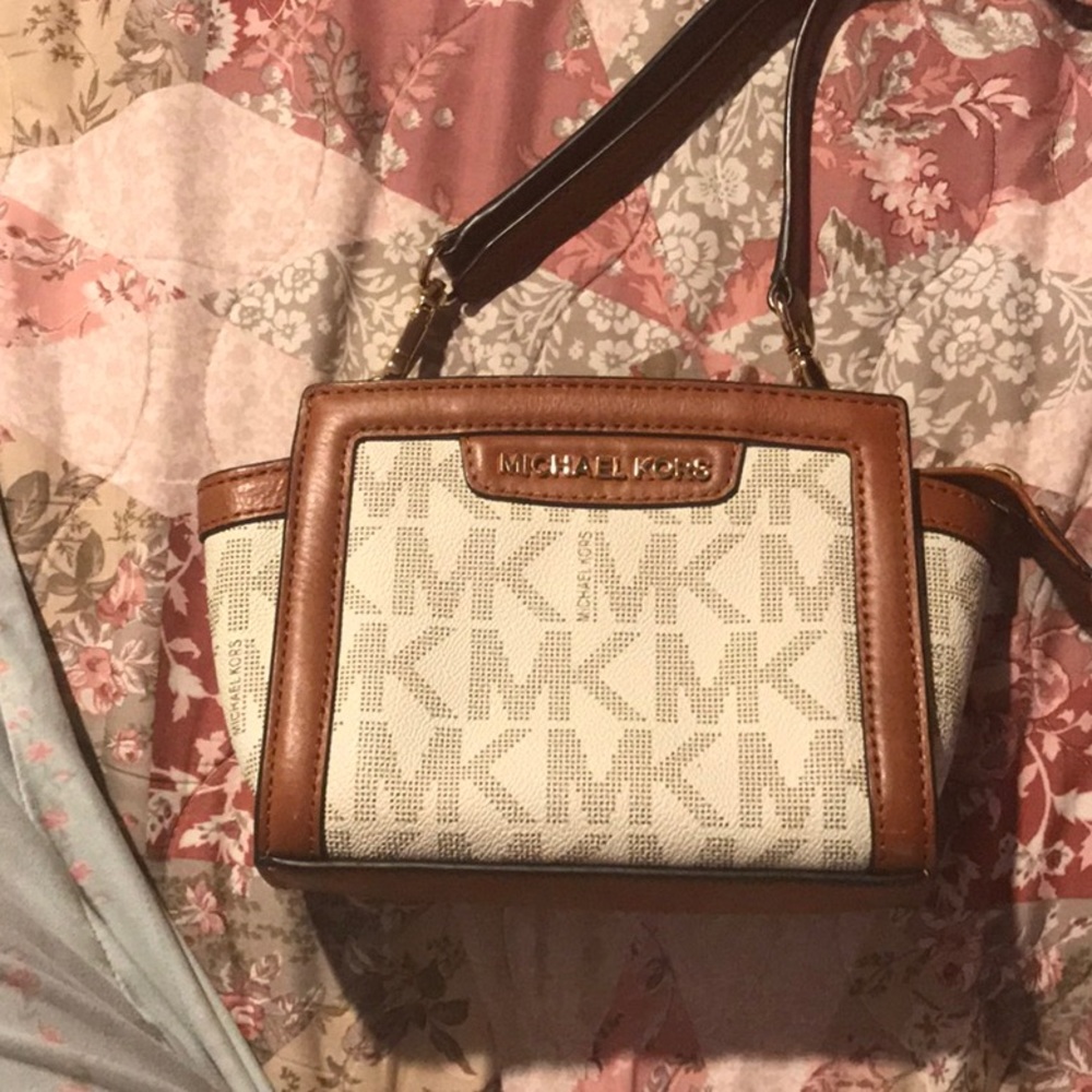MICHAEL KORS CROSSBODY